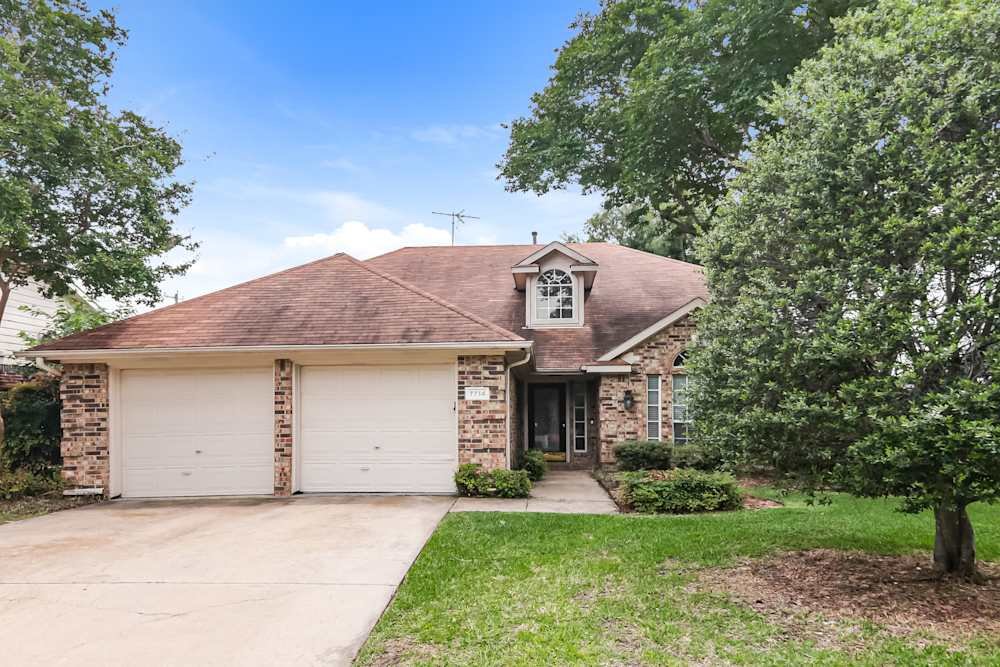 Rowlett House: 7714 Straits Dr