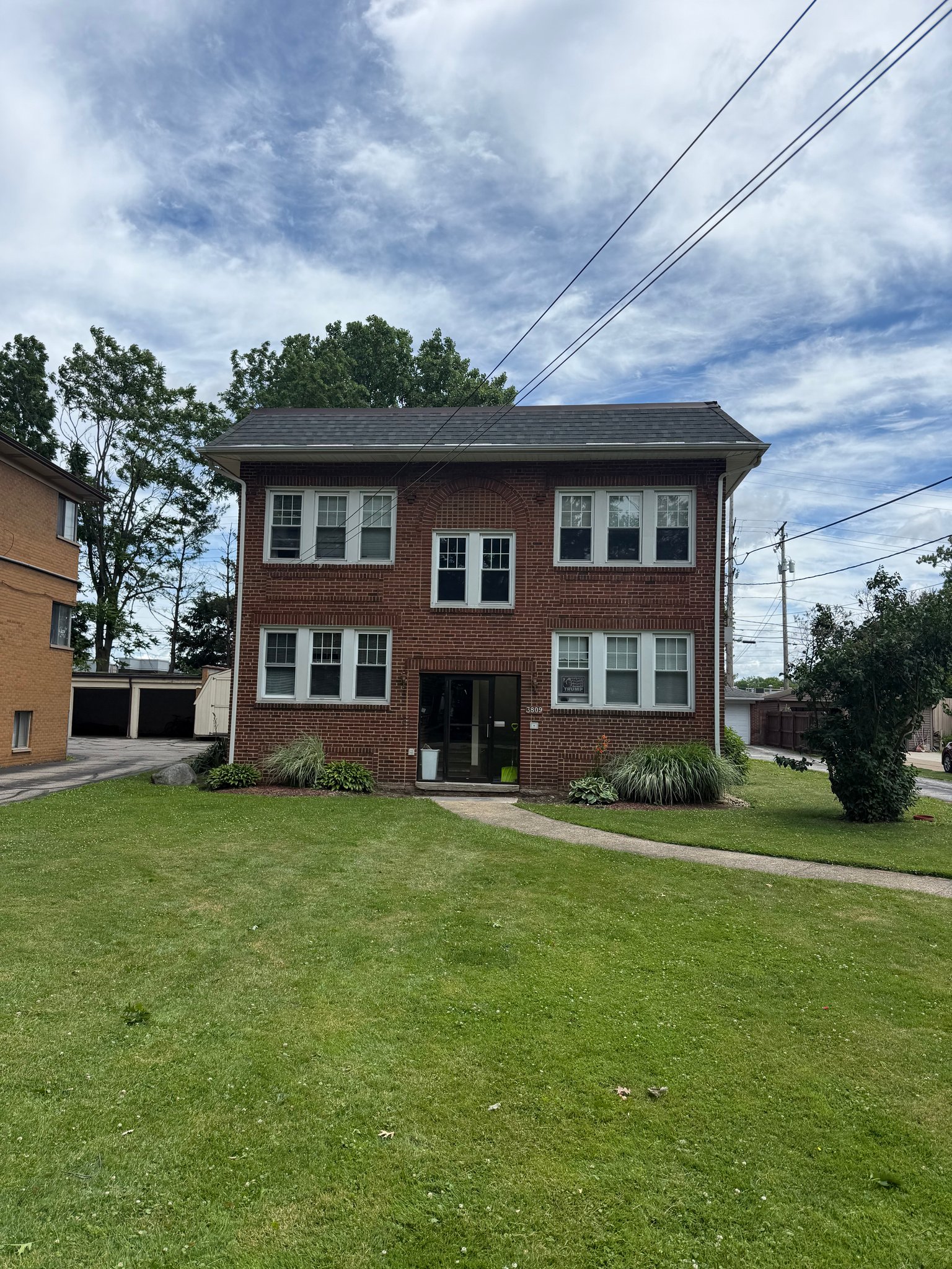 Cleveland Apartment: 3809 W. 152nd St. Apt4
