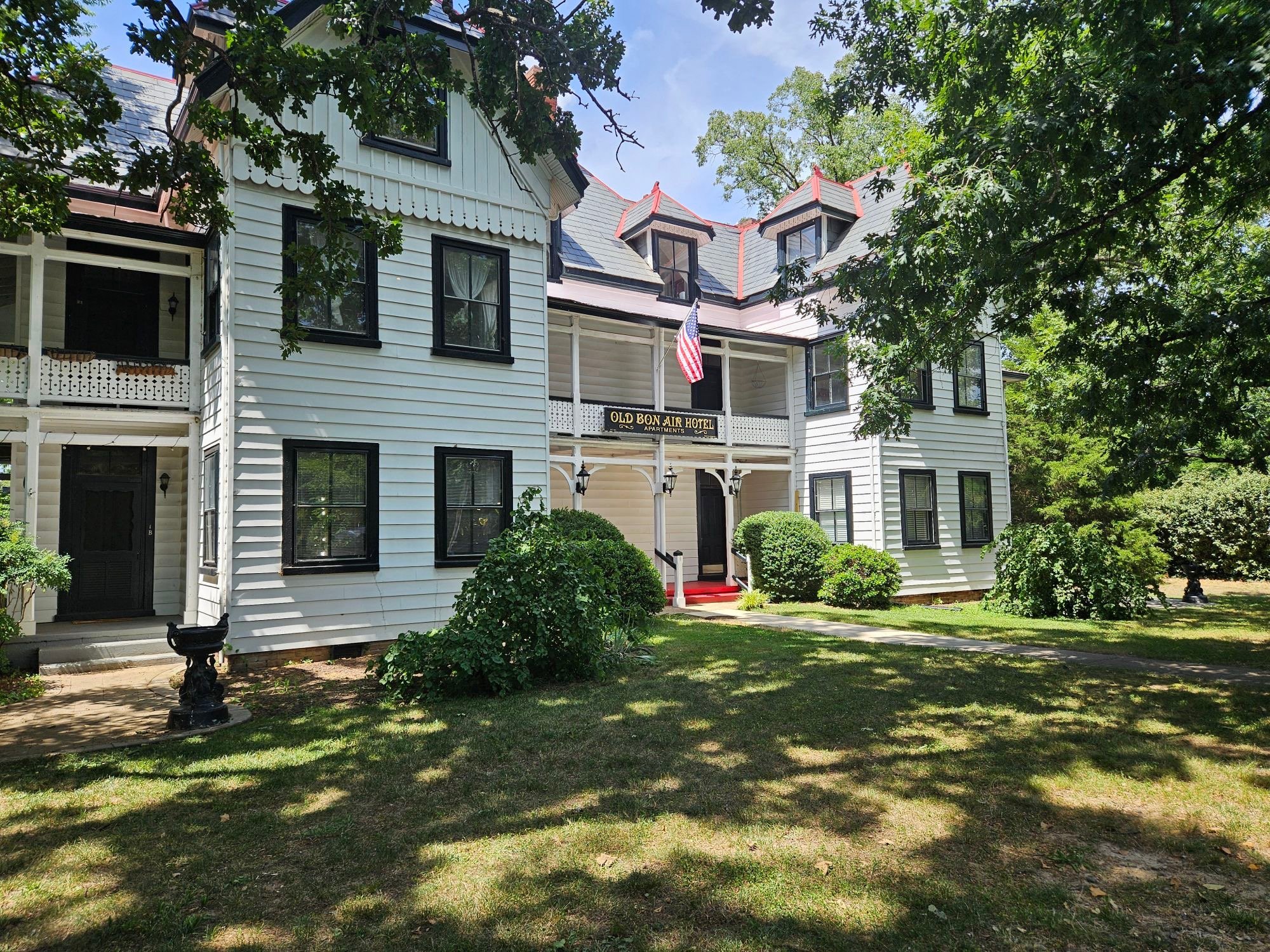 Bon Air Single Room: 2052 Buford Road