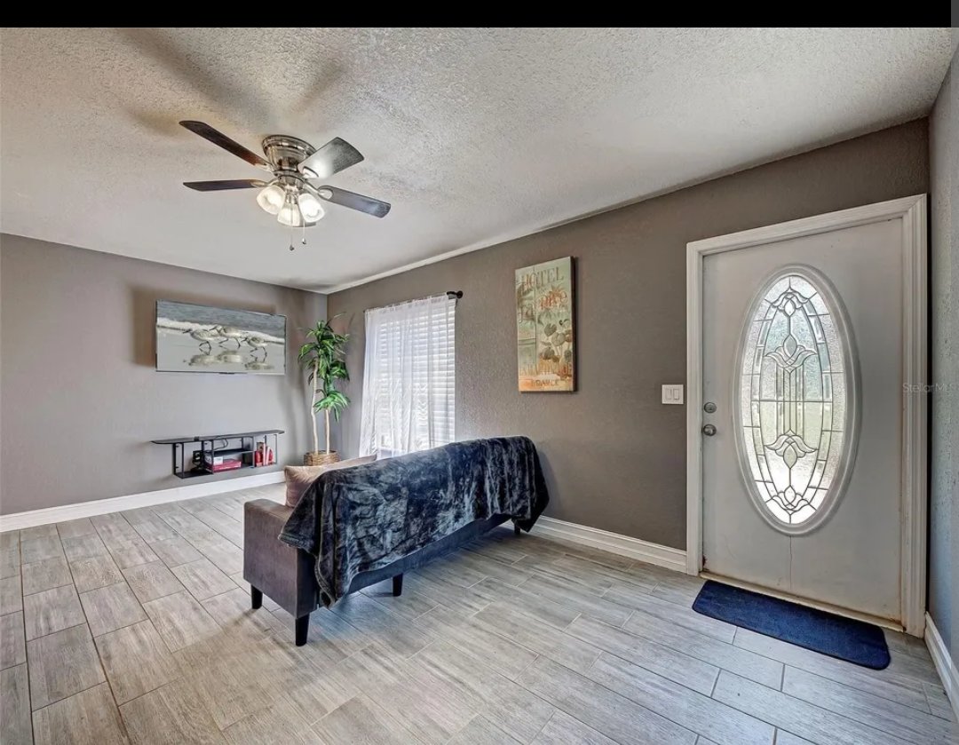 Venice House: 2178 Park Rd
