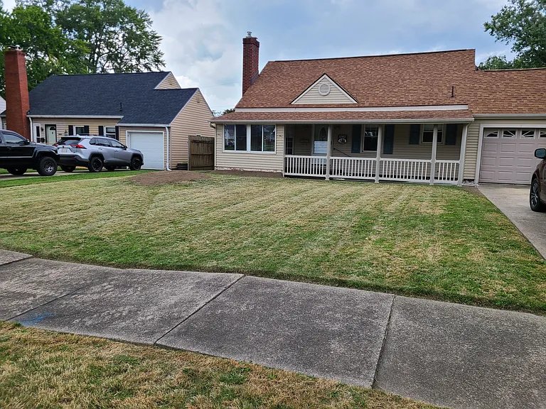 Warren House: 1507 westview