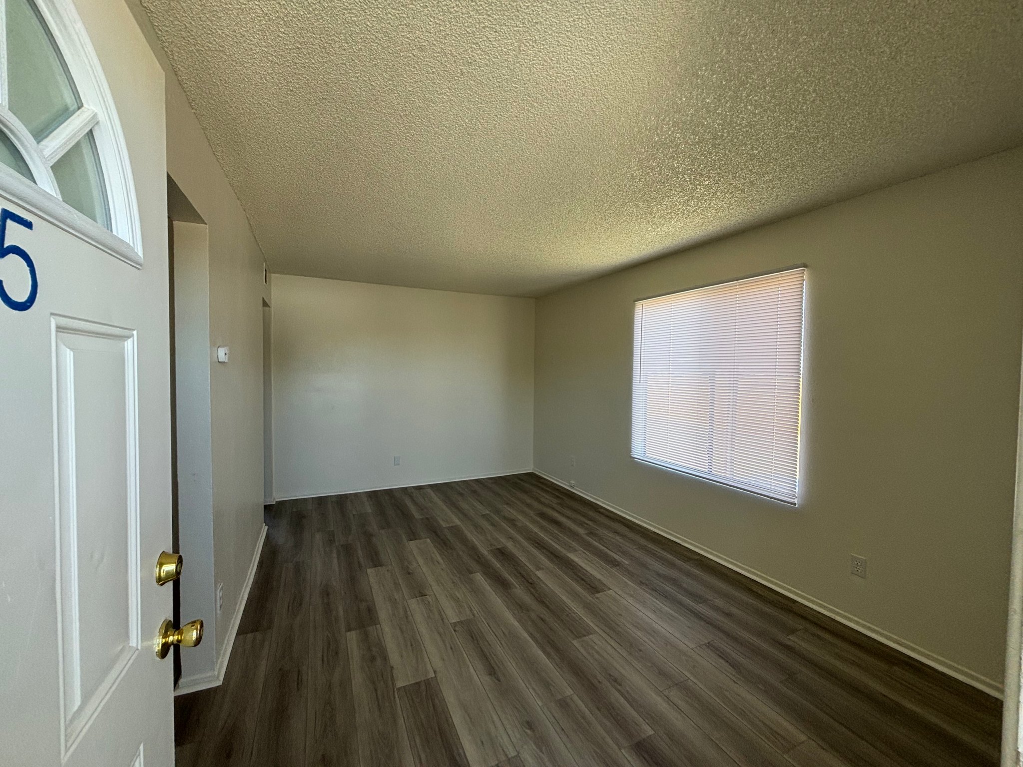 palmdale Apartment: 1134 E Ave Q