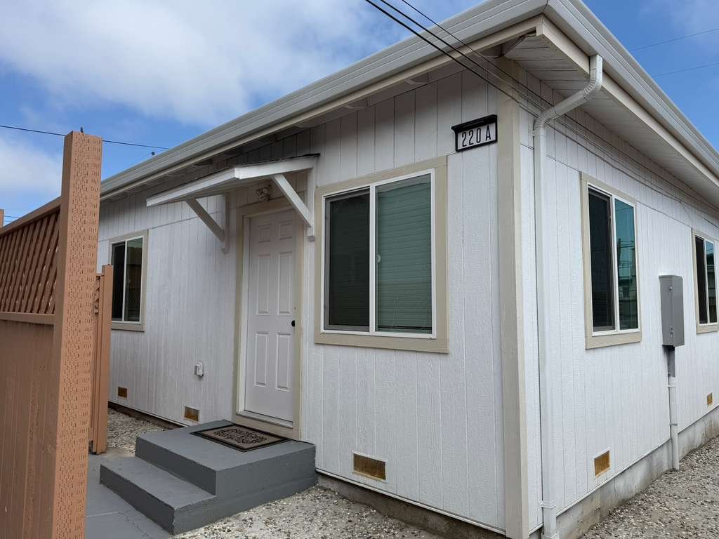 South San Francisco Single Room: 220 Sequoia Ave