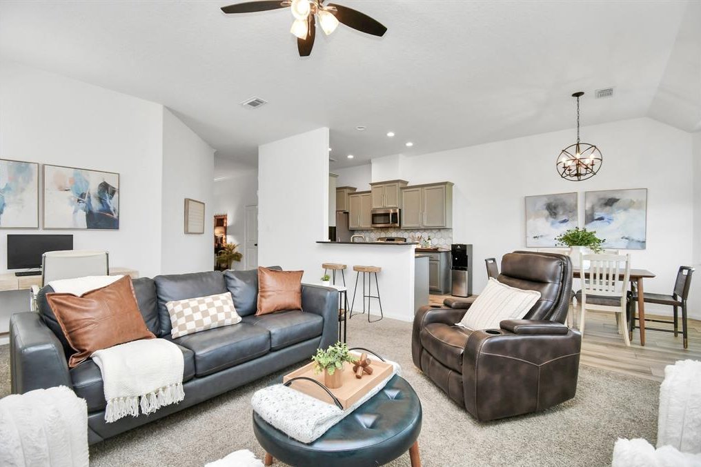 Katy House: 2815 Empire Oaks Ln