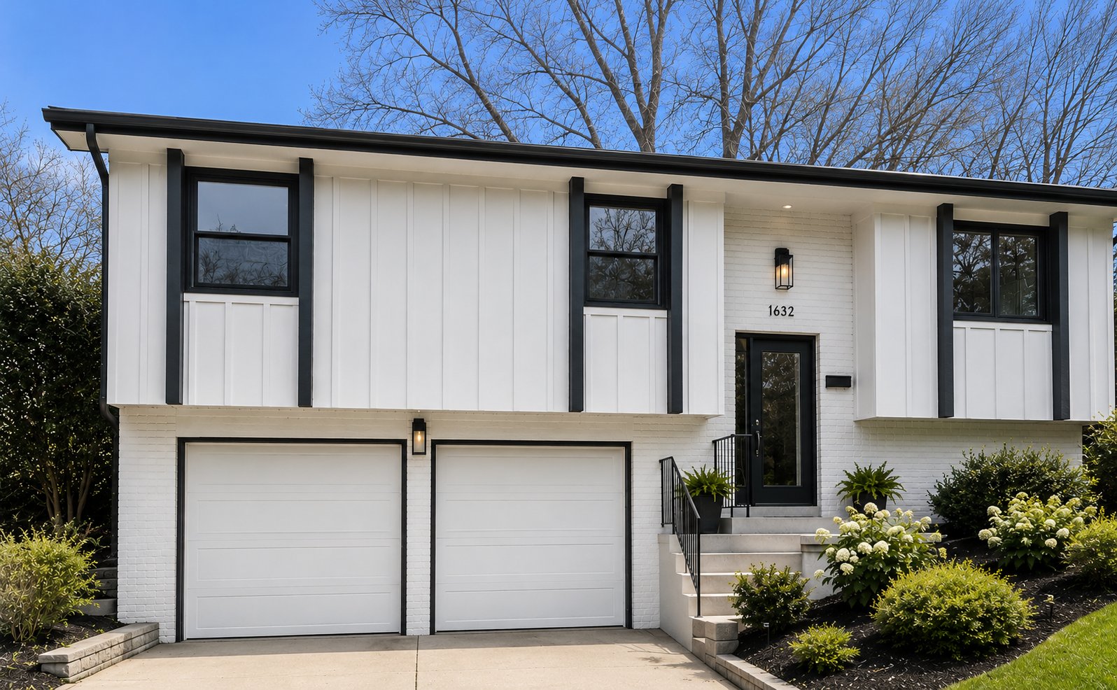 Olathe House: 1632 S Kenwood St
