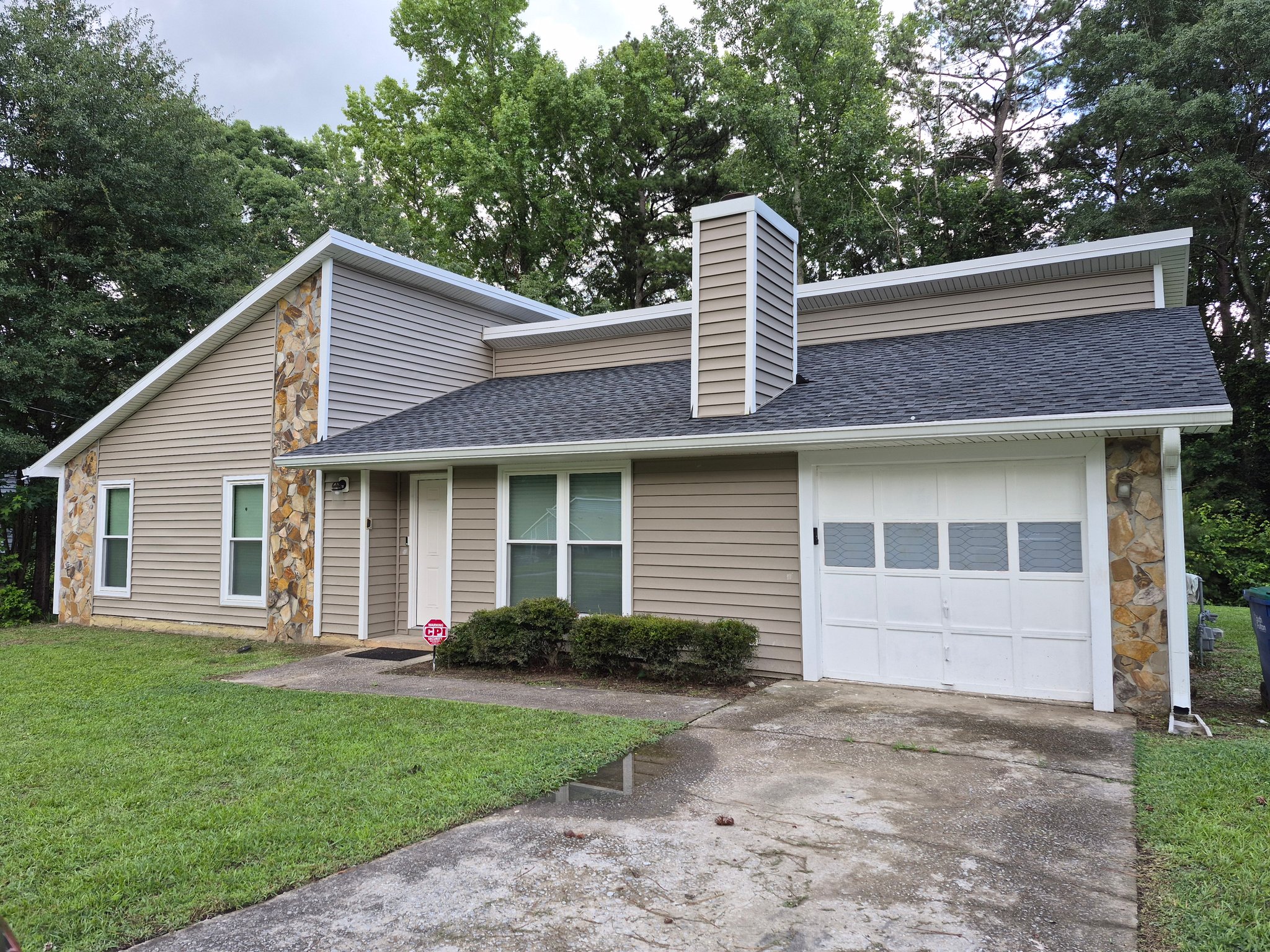Fairburn House: 7043 Hania Dr