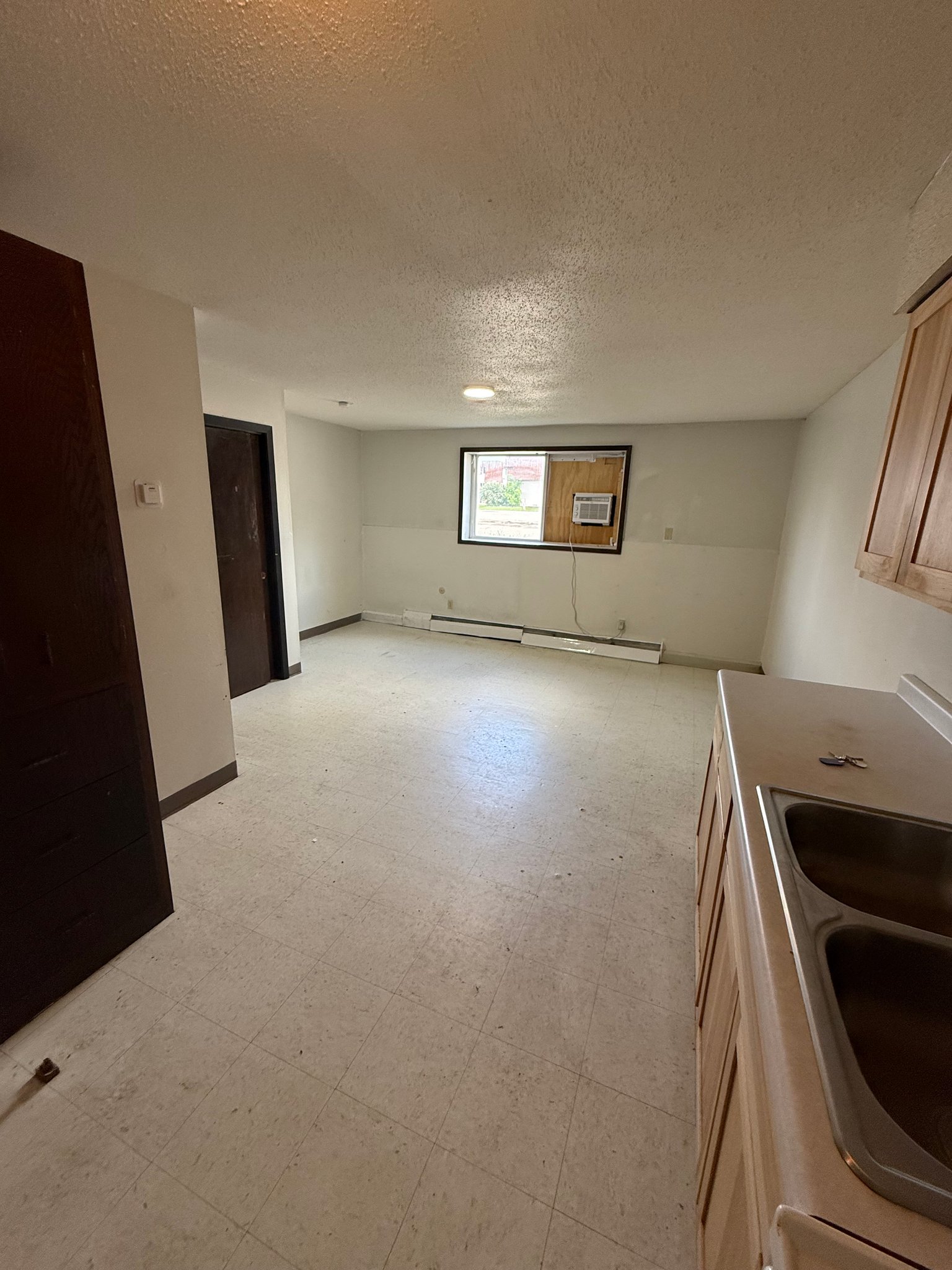 Thief River Falls Apartment: 320 Oak Ave N