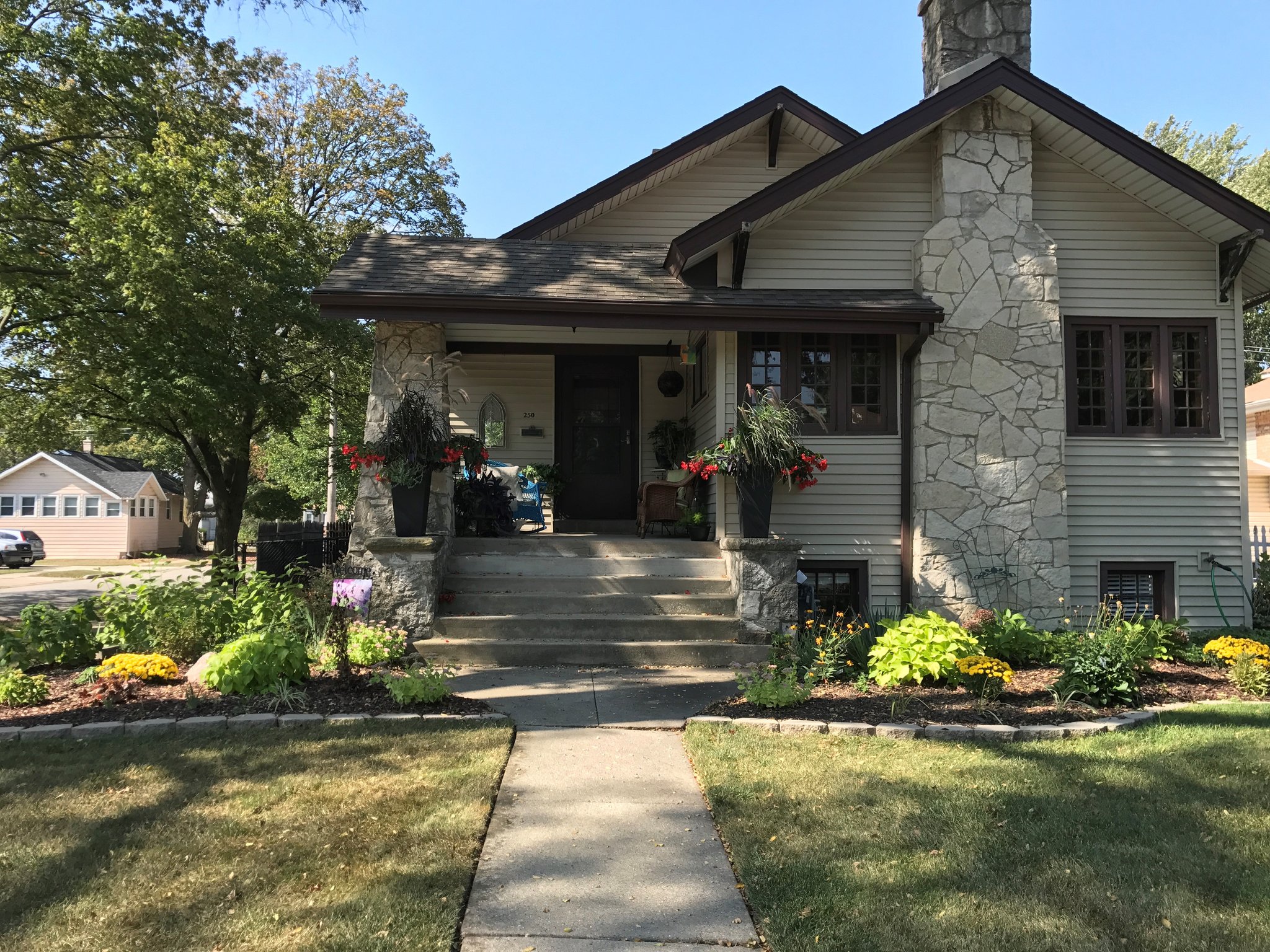 Elmhurst Single Room: 250 S Pick Avenue