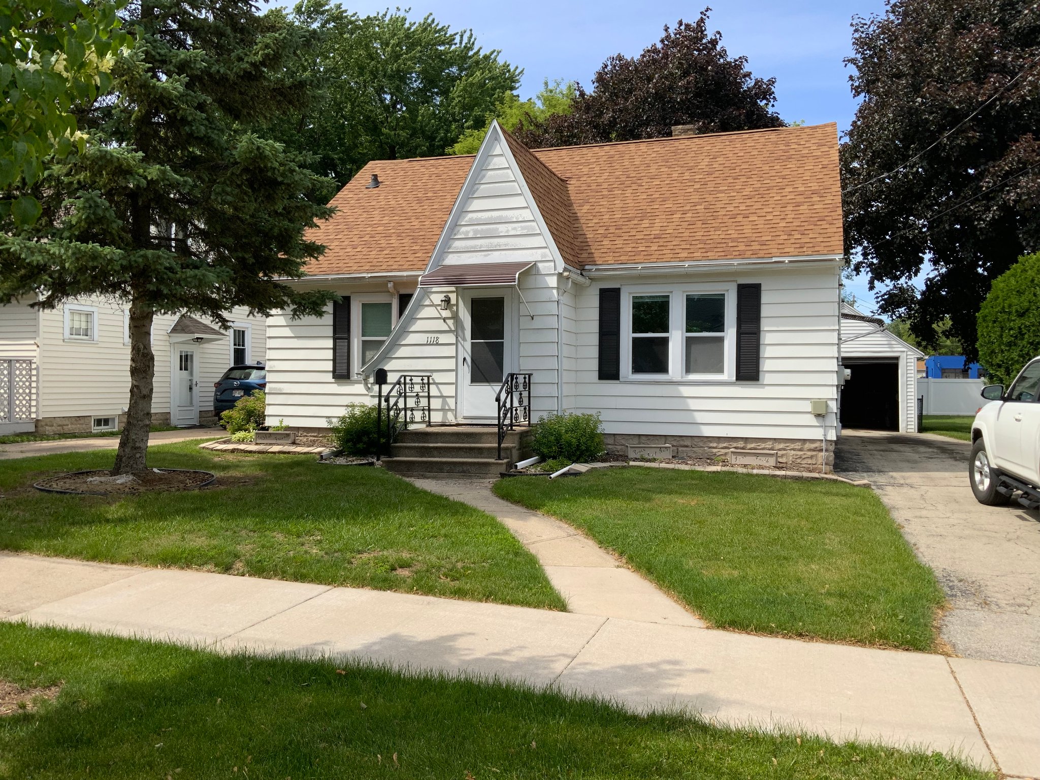 Appleton House: 1118 W Summer St