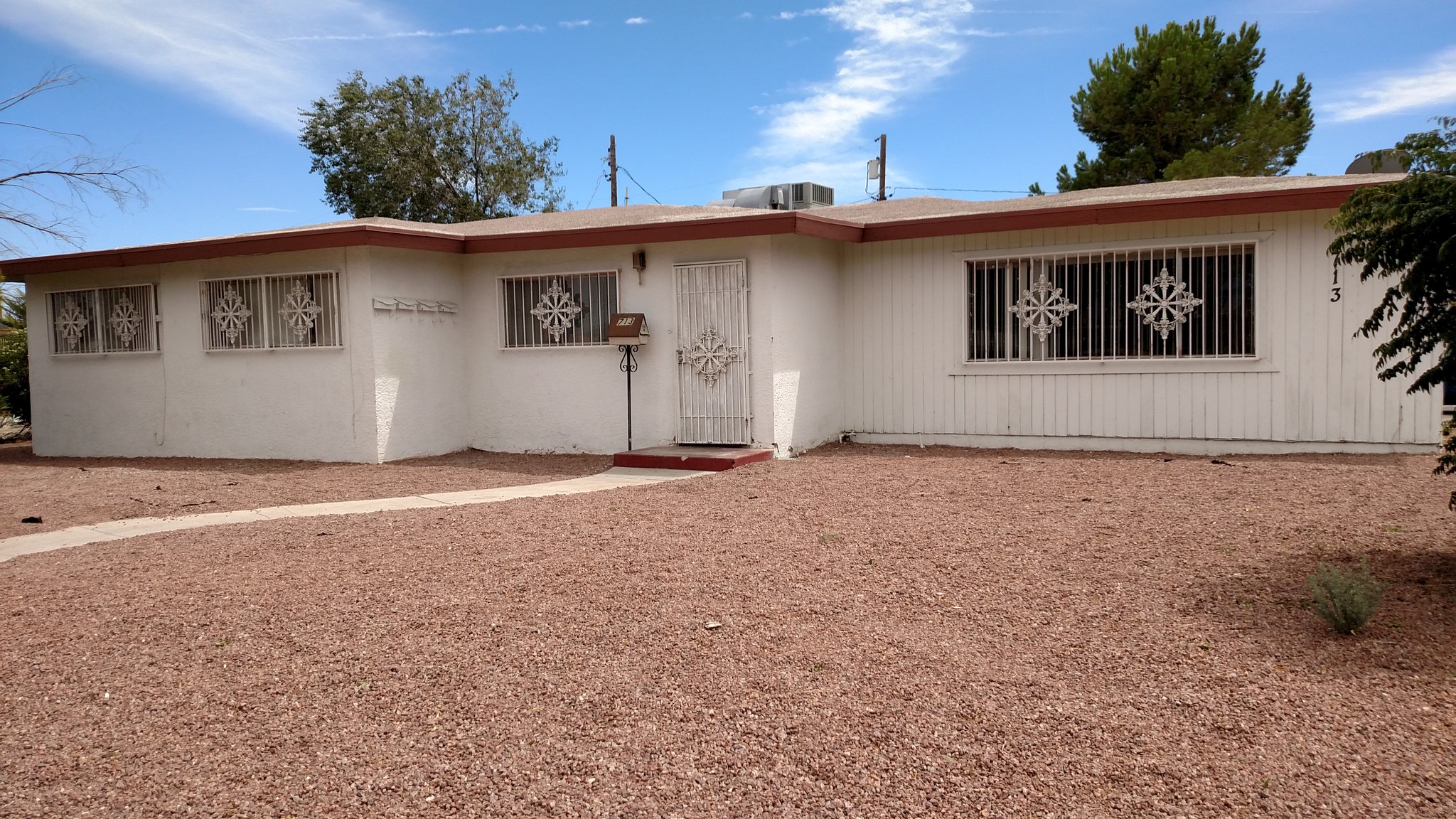 Las Vegas House: 713 W Monroe Ave