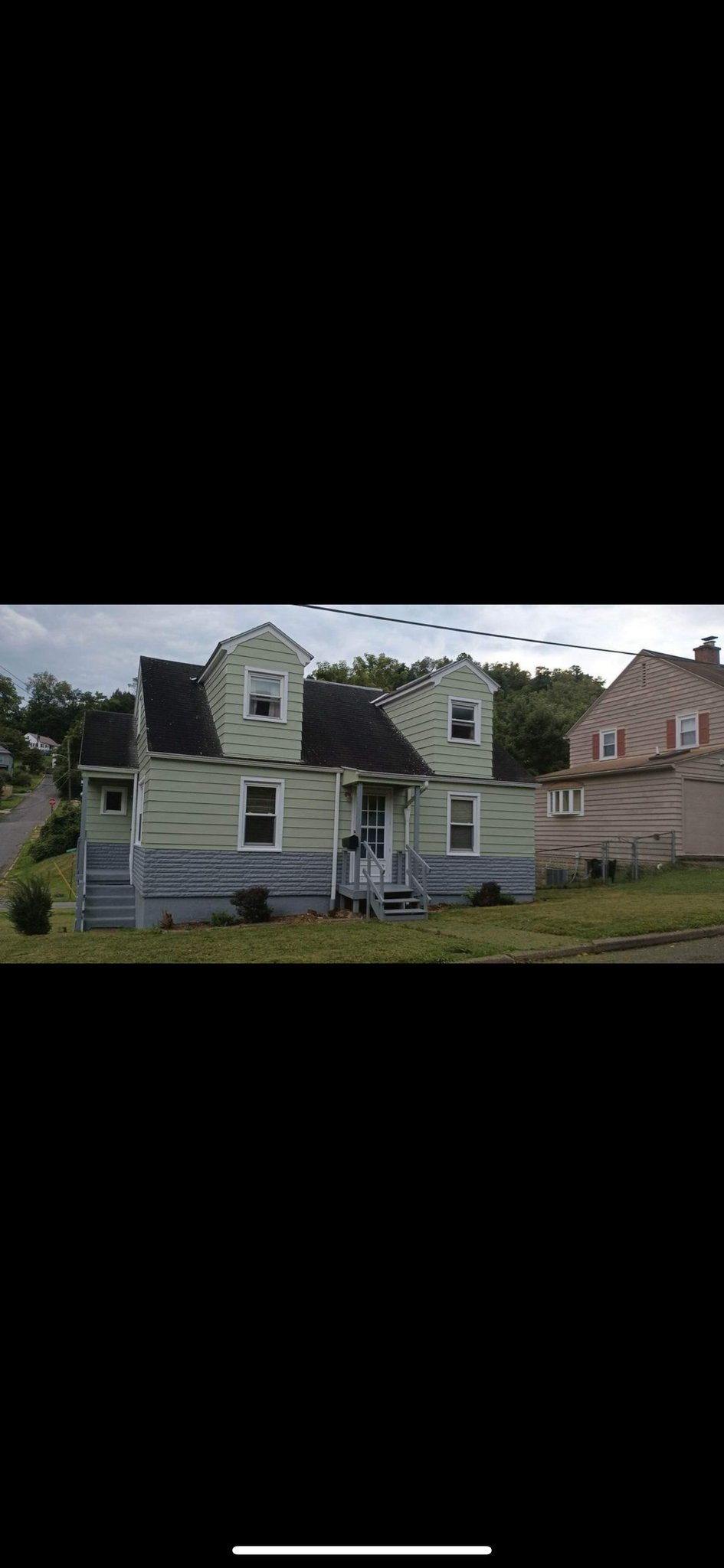 Clarksburg House: 801 Duff Ave