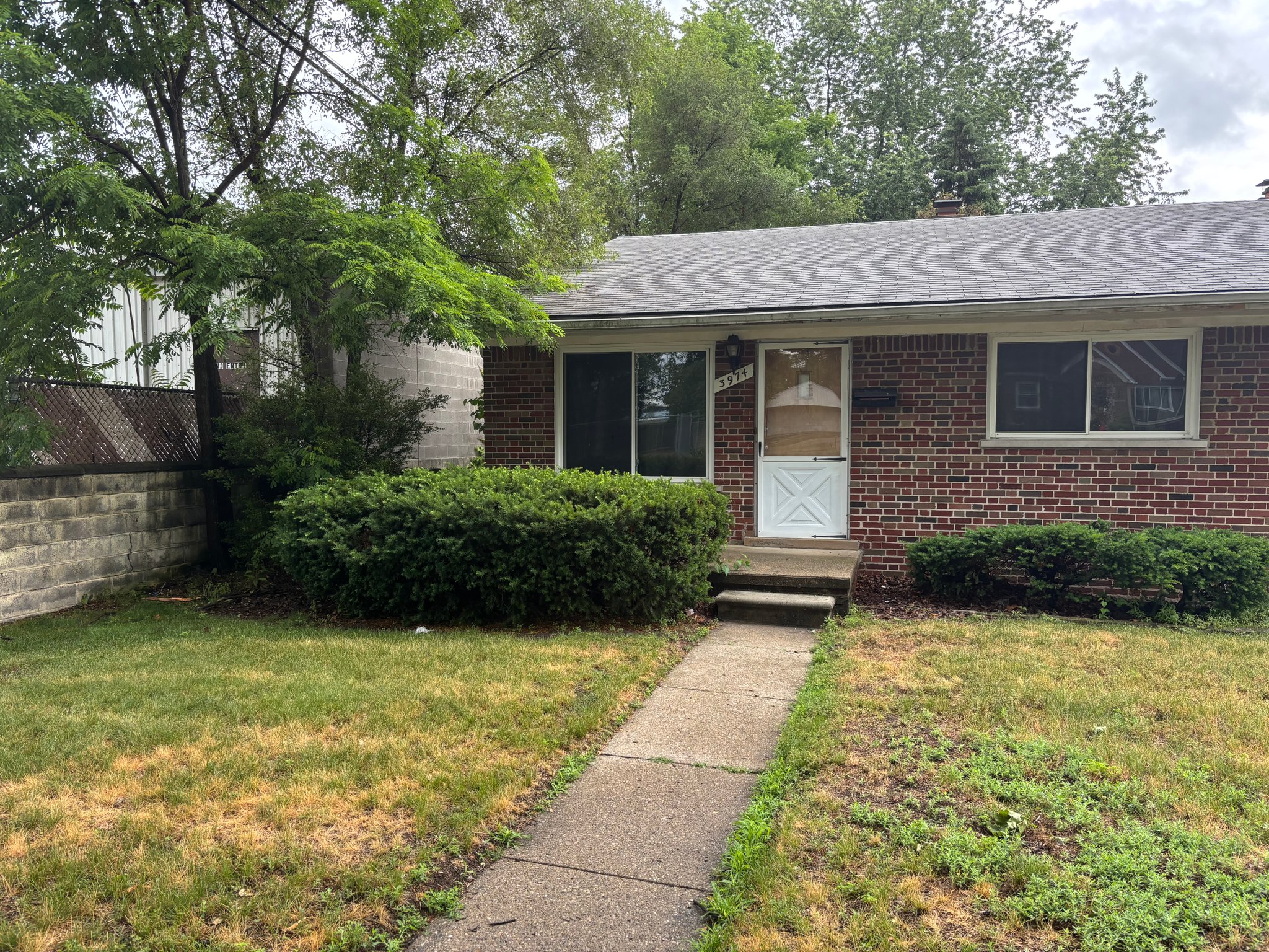 Warren House: 3974 Berkshire Ave