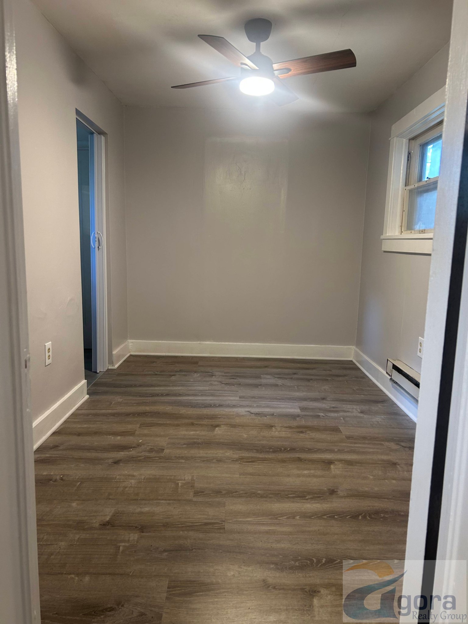Brookville Apartment: 115 Sycamore Unit C