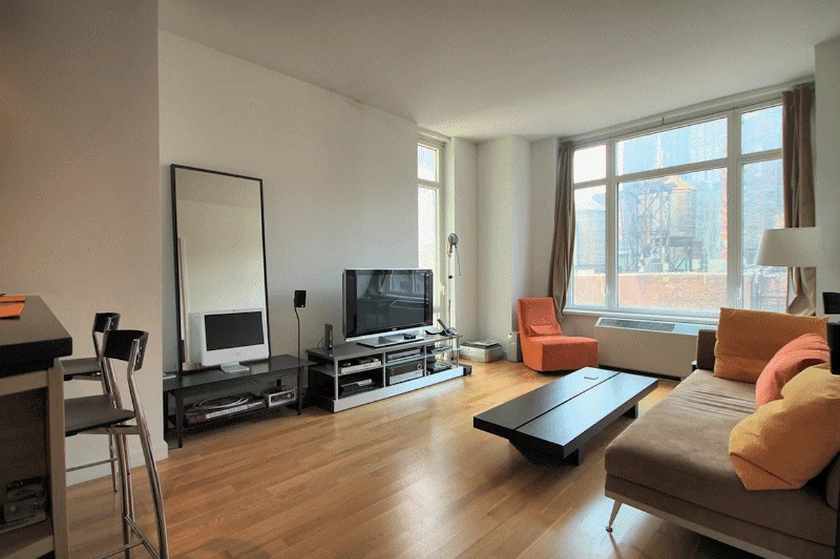 New York Condo: 325 5th Ave