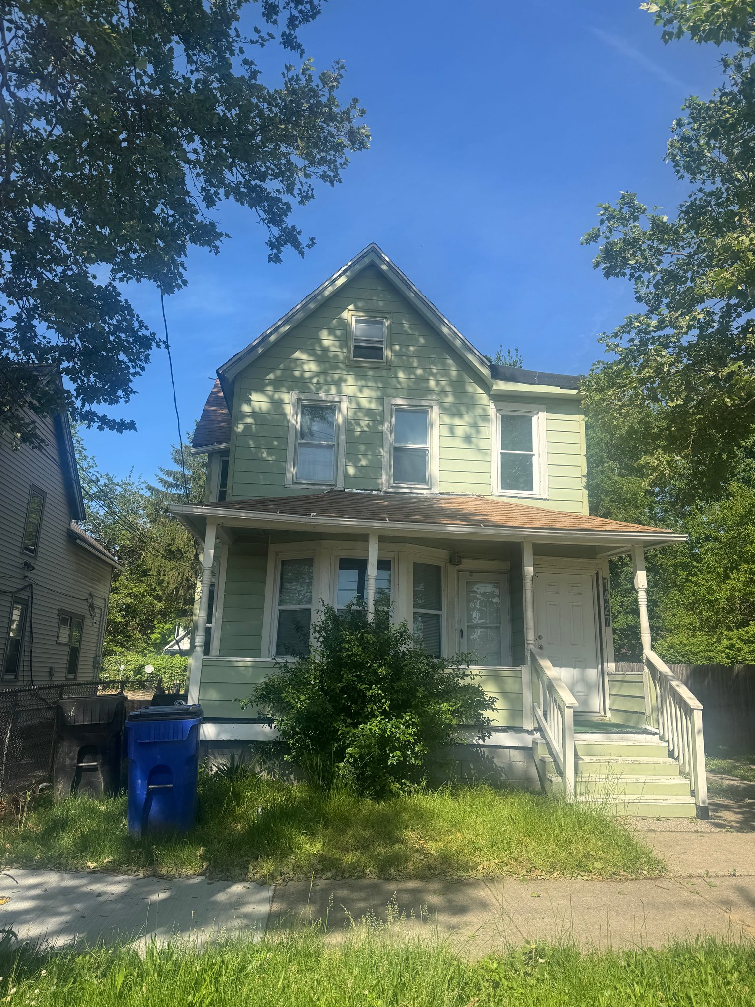 Cleveland Townhome: 1427 E 51st St