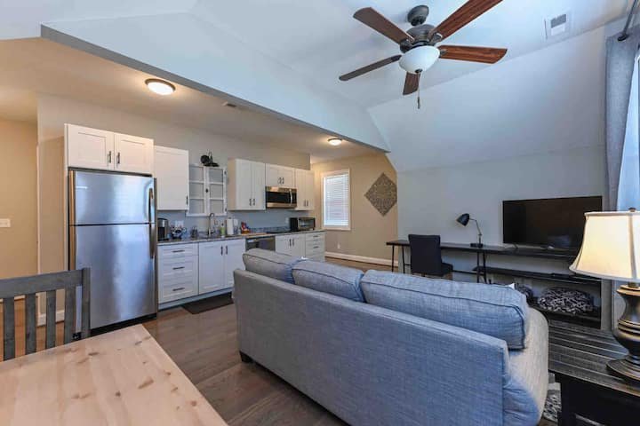 Greenville Apartment: 903 Saluda Lake Rd