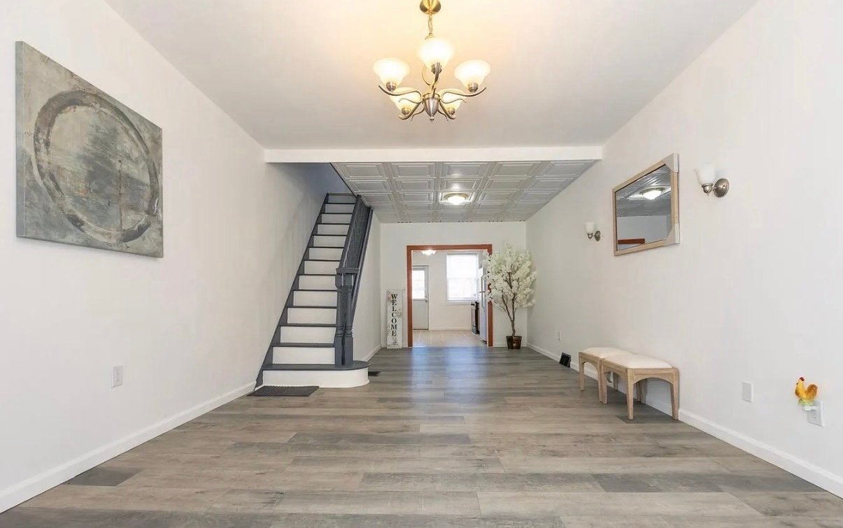 Baltimore Single Room: 518 S Kenwood Ave