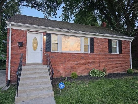 Temple Hills House: 2305 Oxon Run Dr