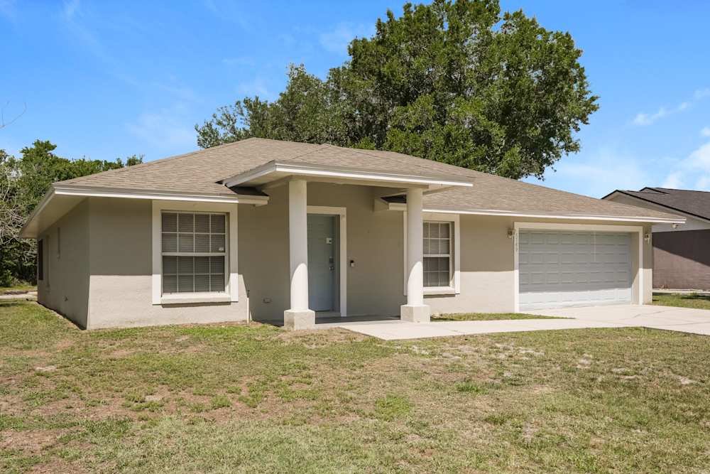 Lakeland House: 6789 Shepherd Oaks Rd