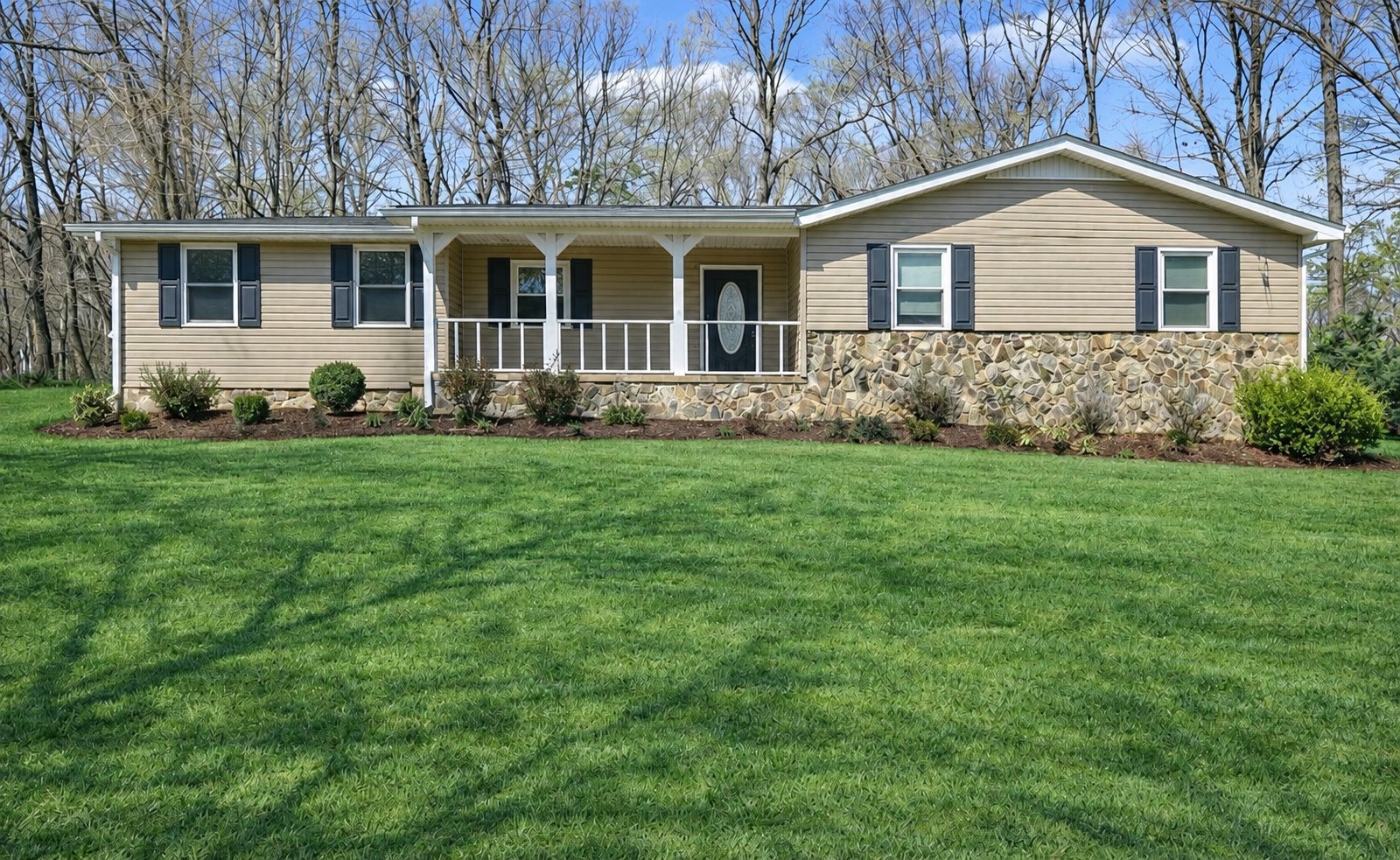 Stockbridge House: 50 Old Lantern Dr