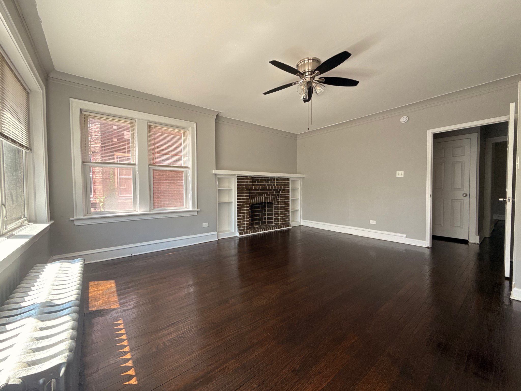 Chicago Apartment: 8000 S Champlain Ave