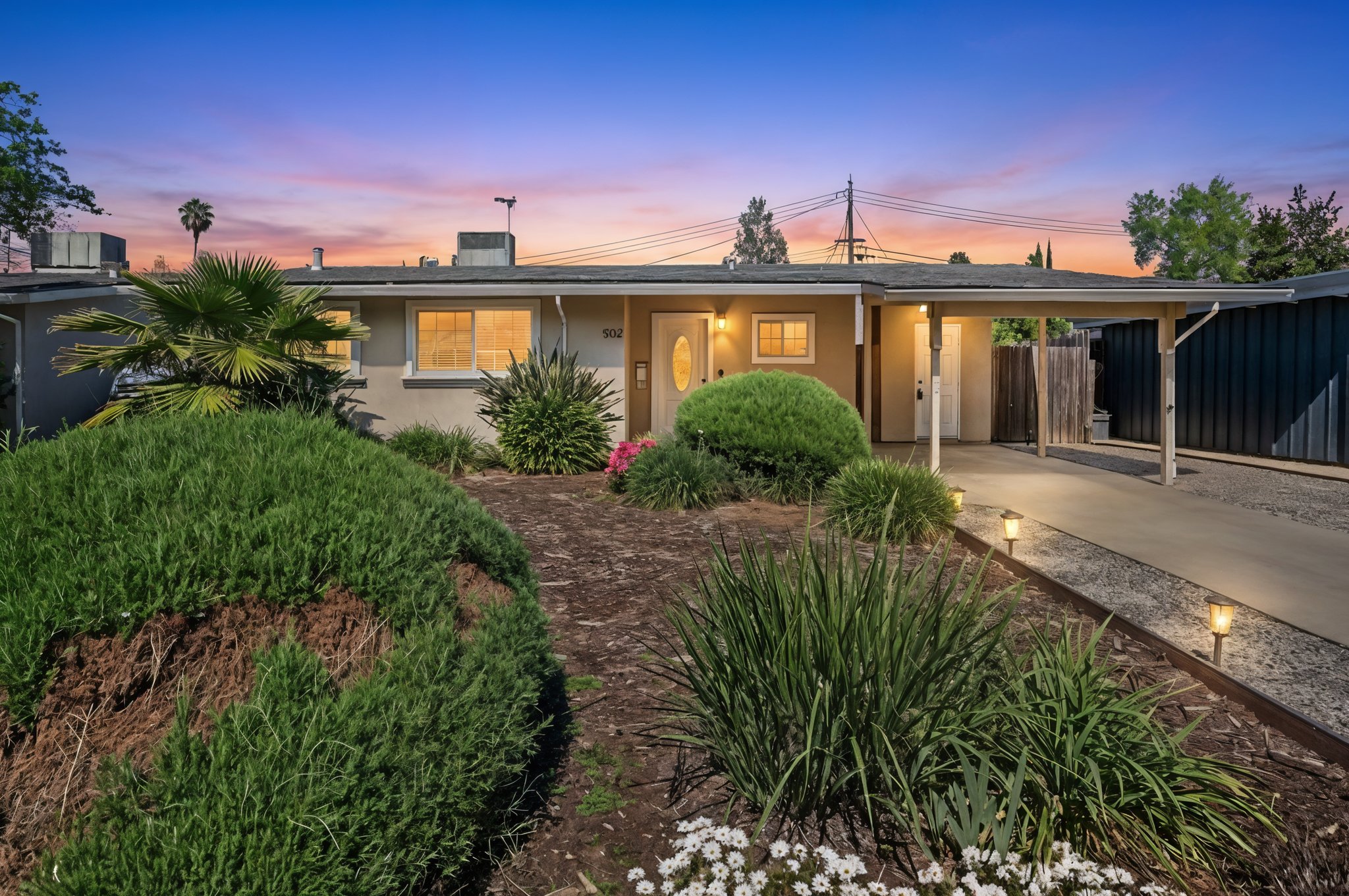 Roseville House: 502 Dudley Dr