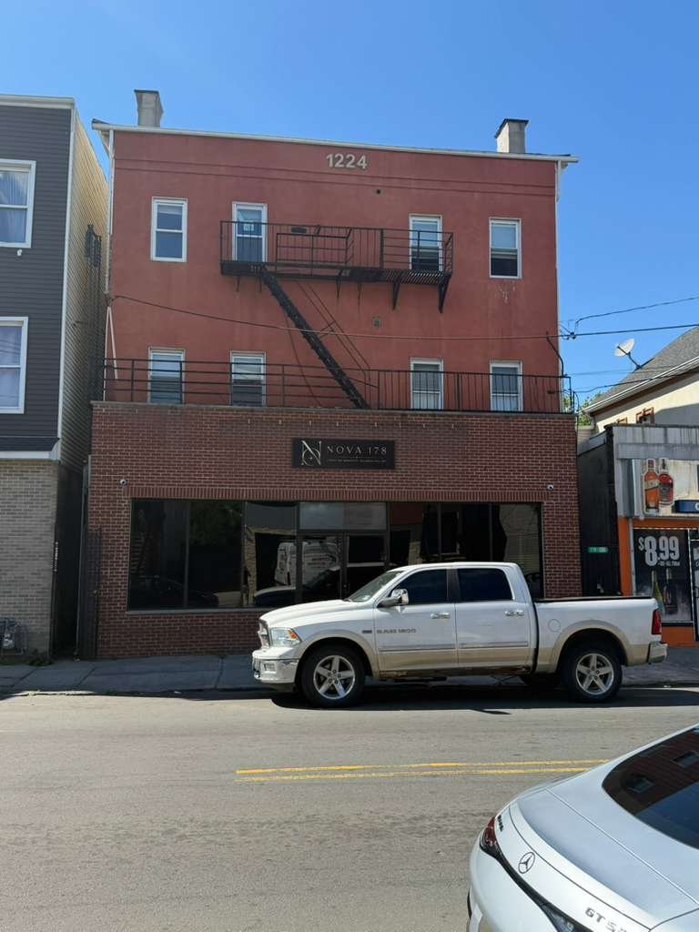 Elizabeth Multiplex: 178-180 3rd st