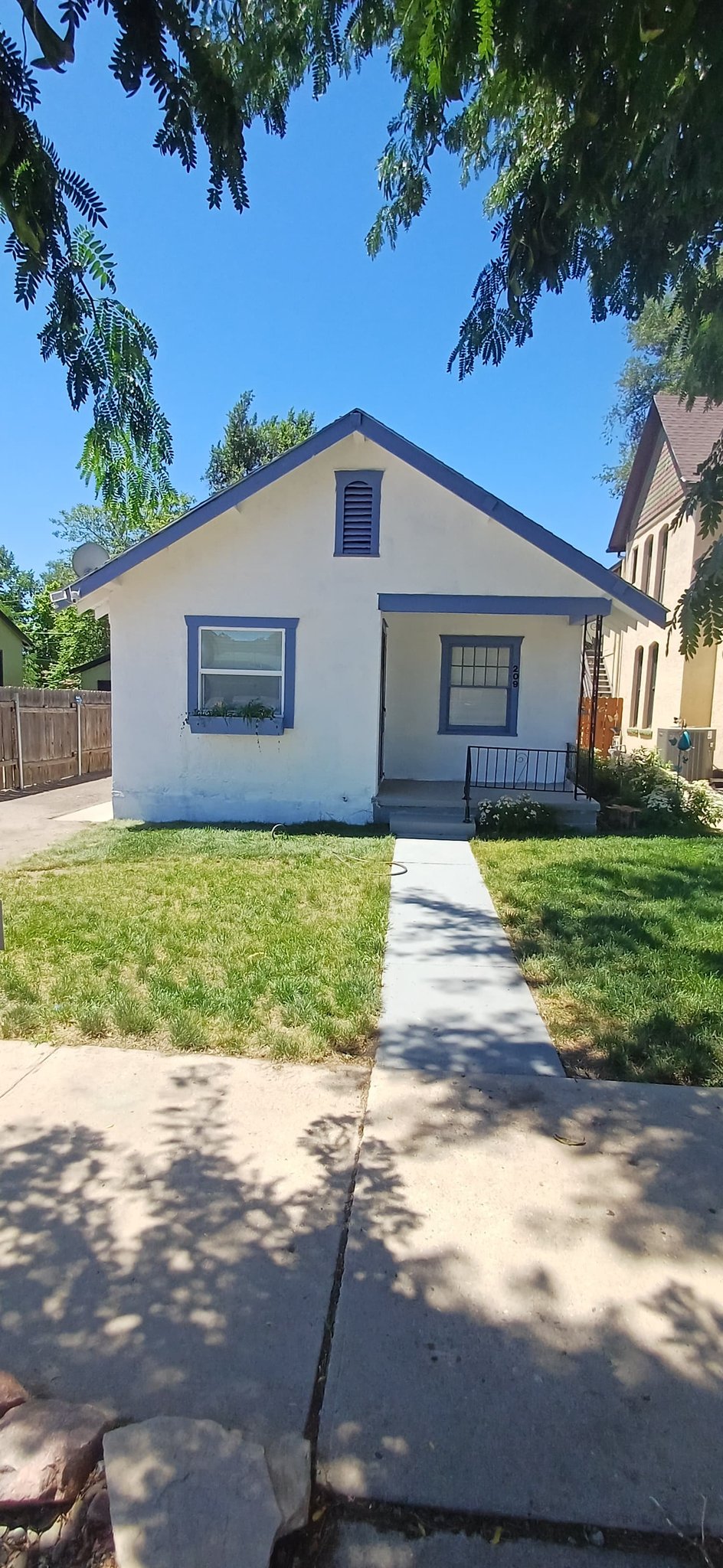 Pueblo House: 209 E Adams Ave