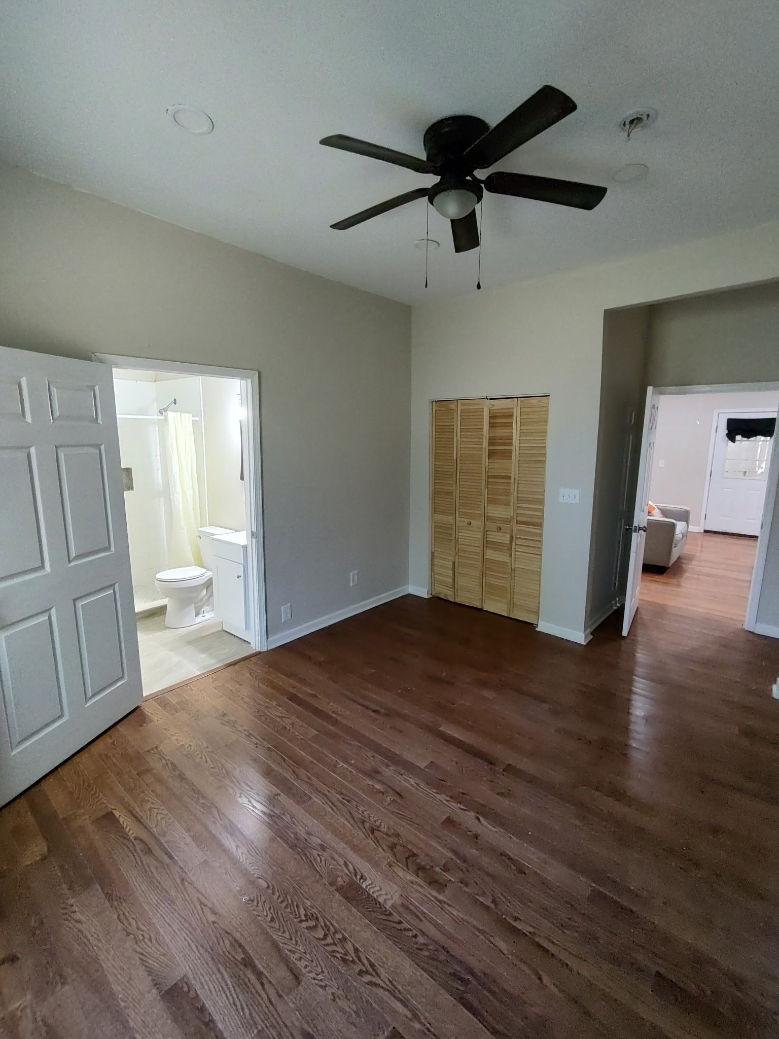 Fairburn Single Room: 18 Bay St