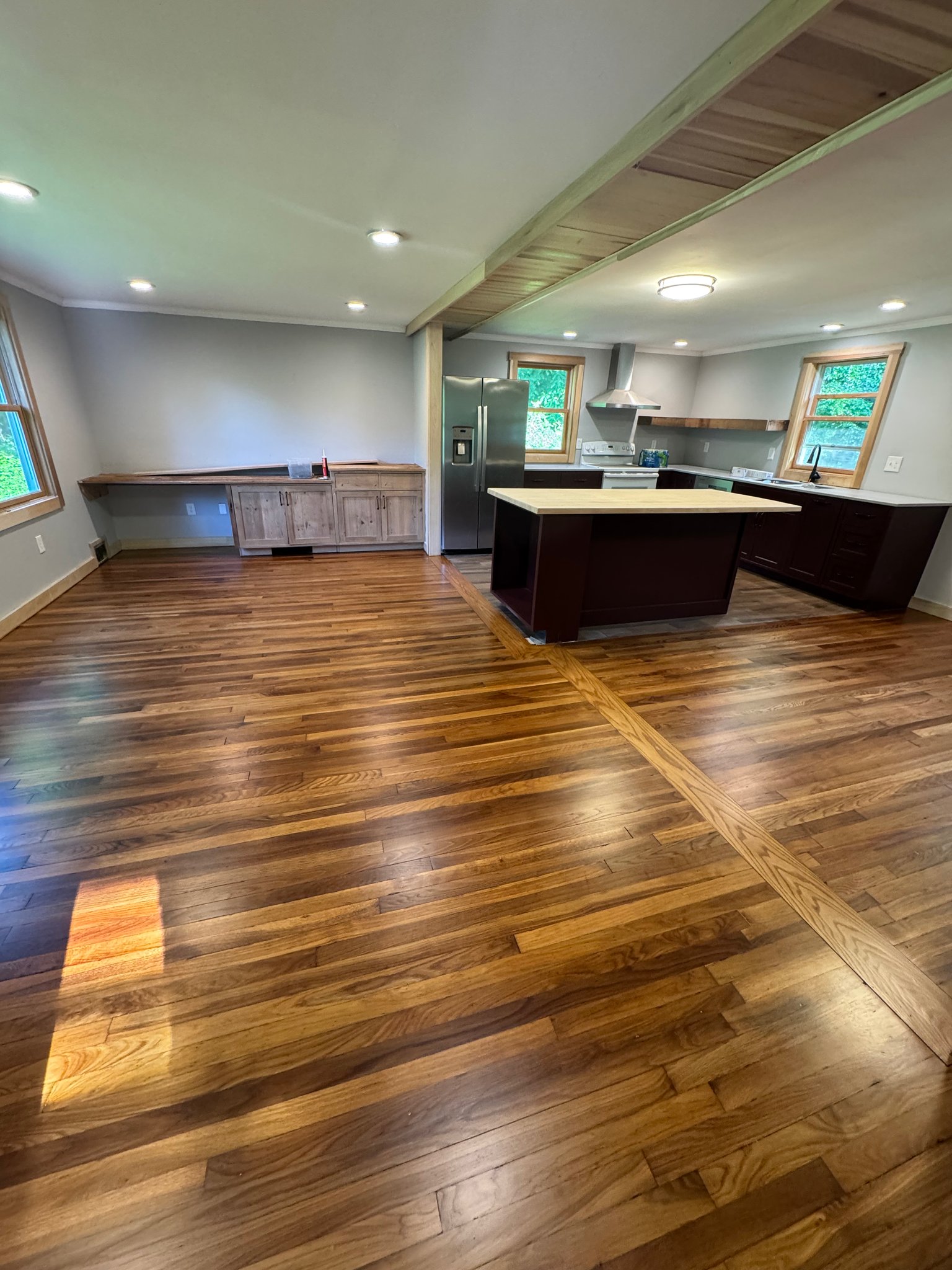 New Milford House: 55 Park Ln E