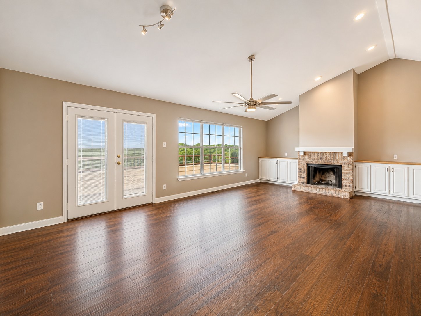 Fort Worth Townhome: 746 Haven Ln