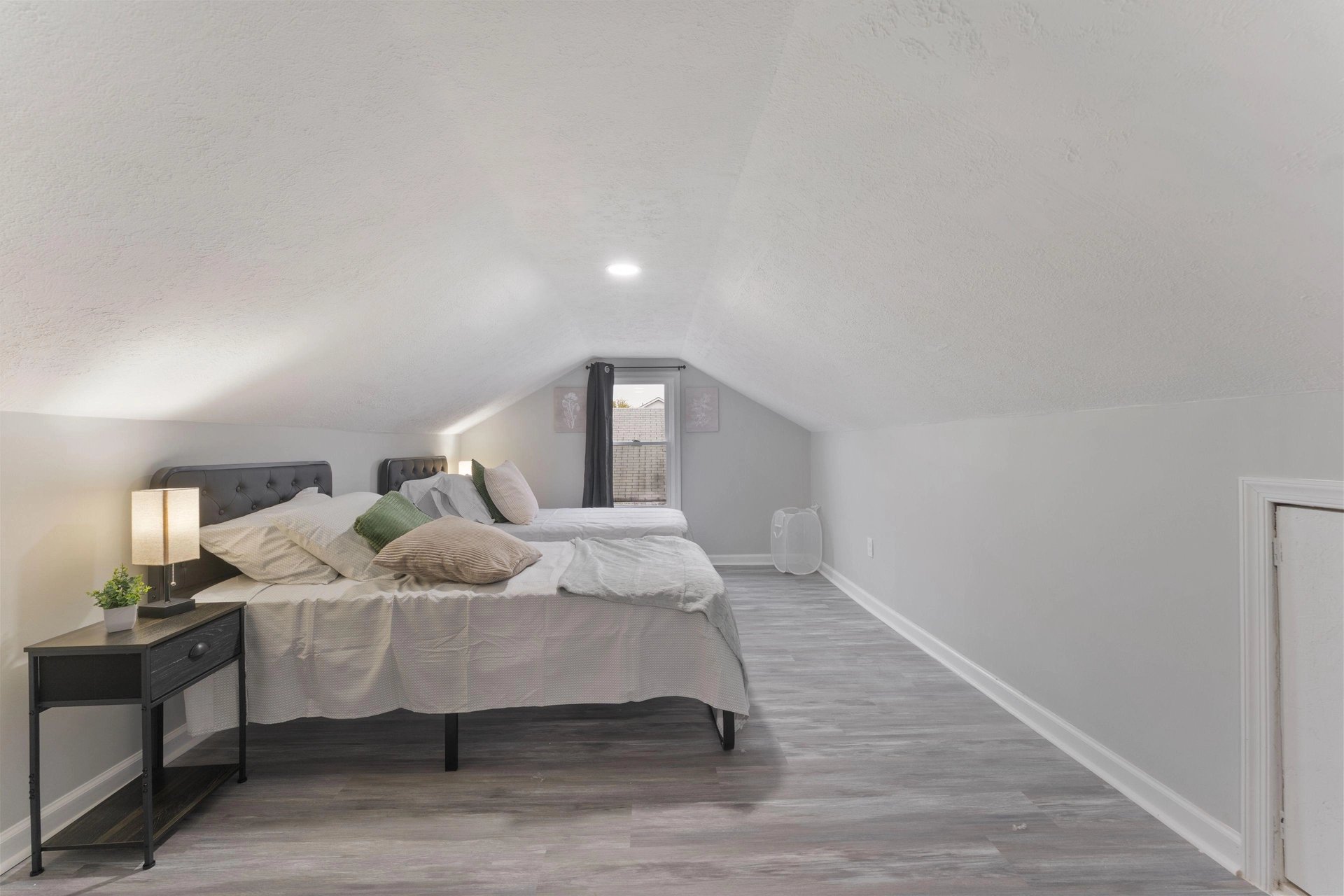 Baltimore Single Room: 32 Lombardy Drive Dundalk, MD