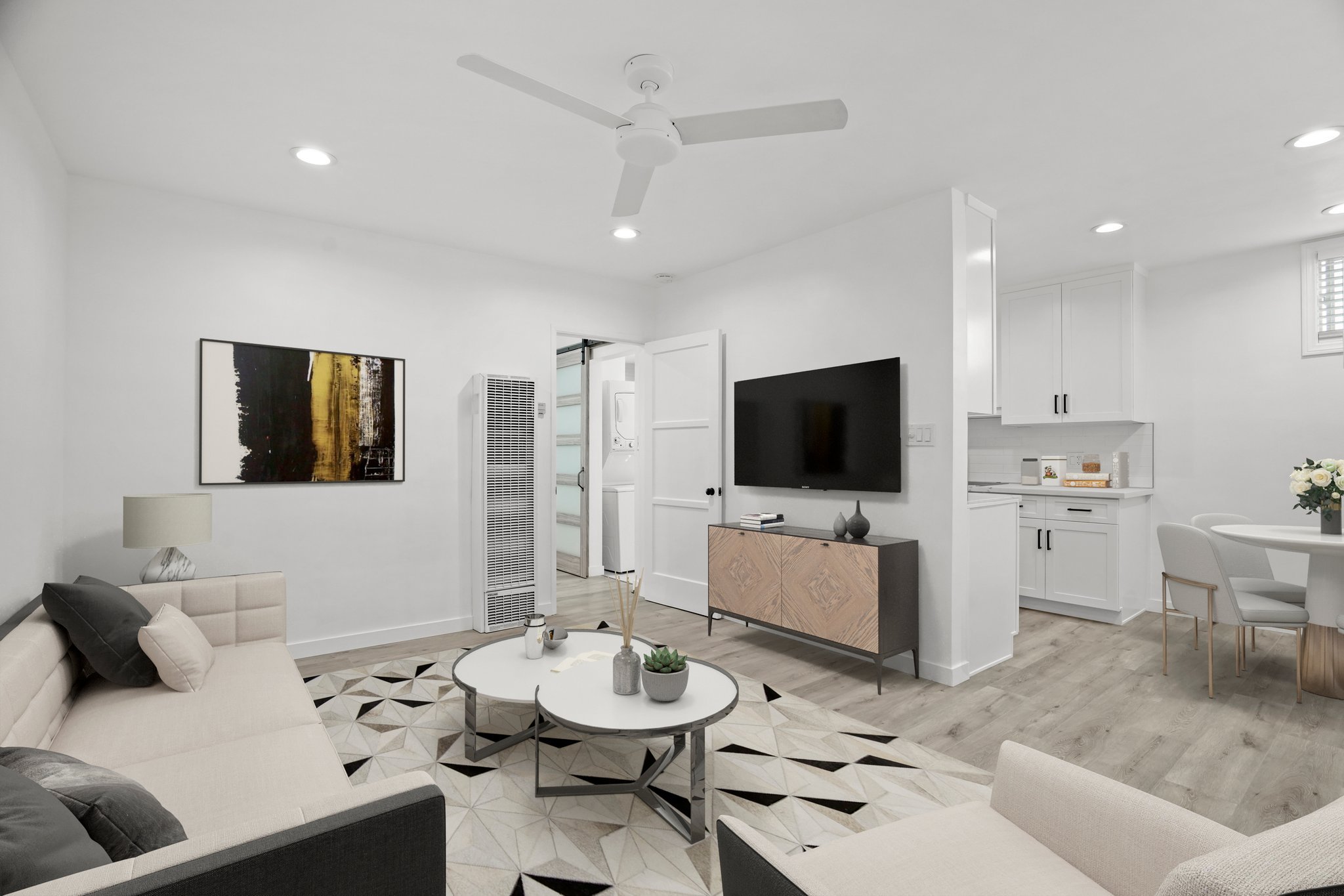 Los Angeles Apartment: 415 Loma Dr