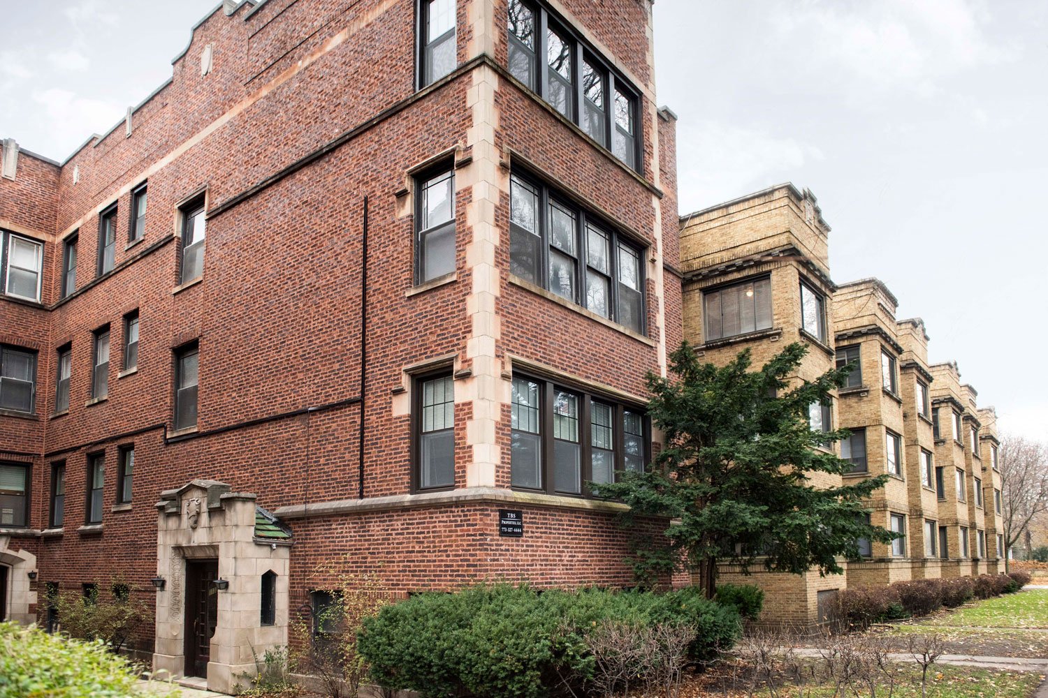 Evanston Apartment: 943 Judson Ave