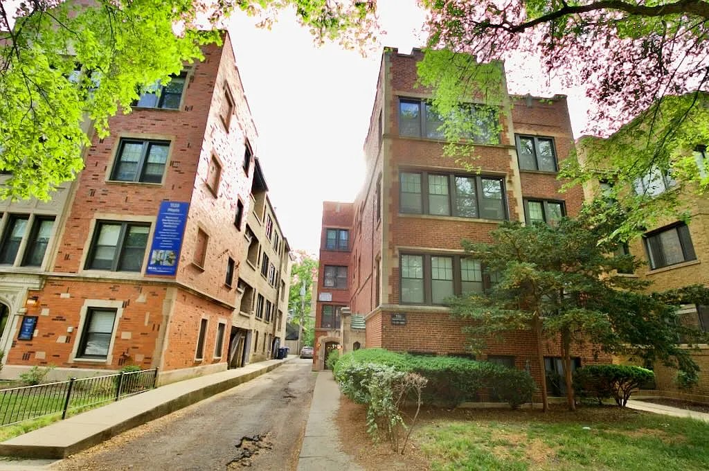 Evanston Apartment: 1130 Maple Ave