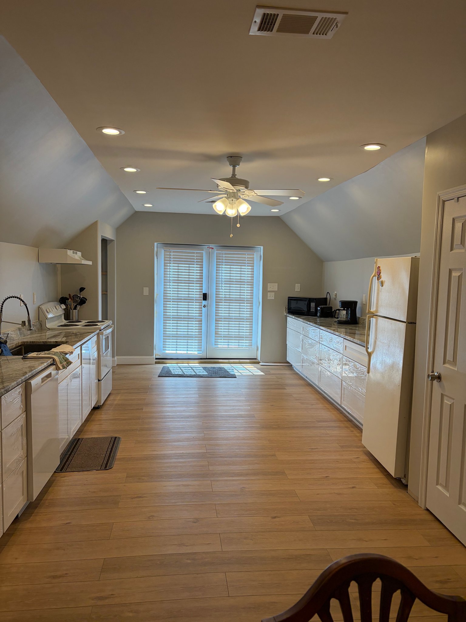 Savannah Condo: 2801 Aimar Ave
