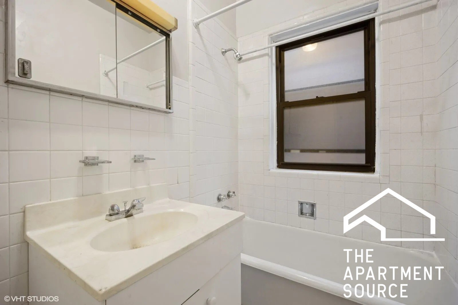 Evanston Apartment: 1319 Oak Ave
