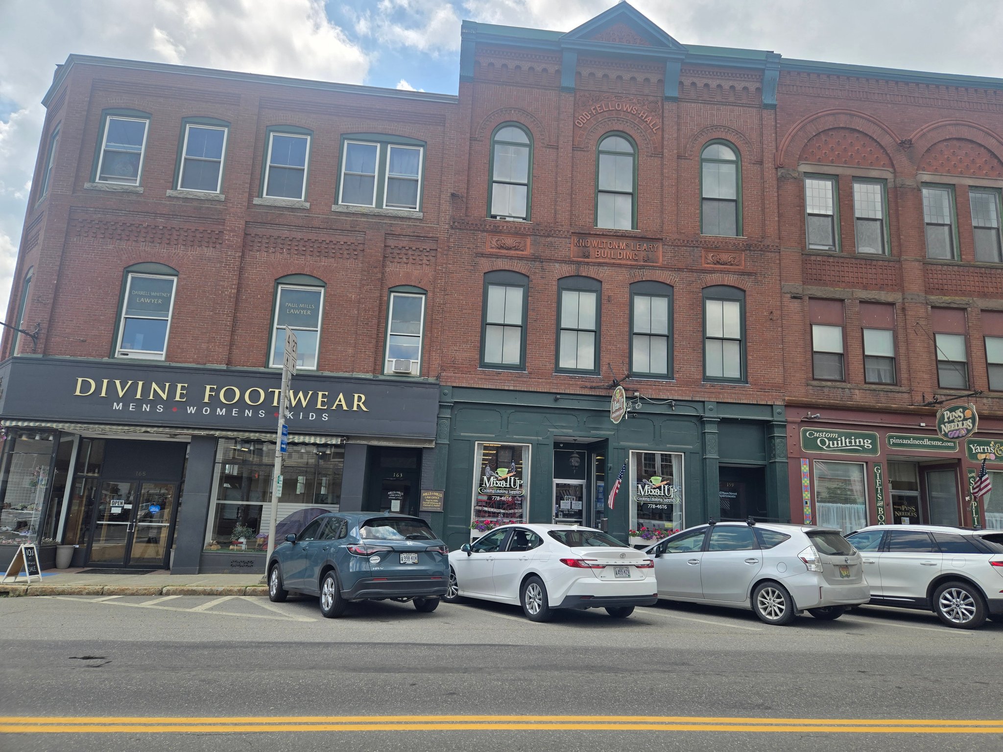 Farmington Apartment: 163 Main Street apt 6