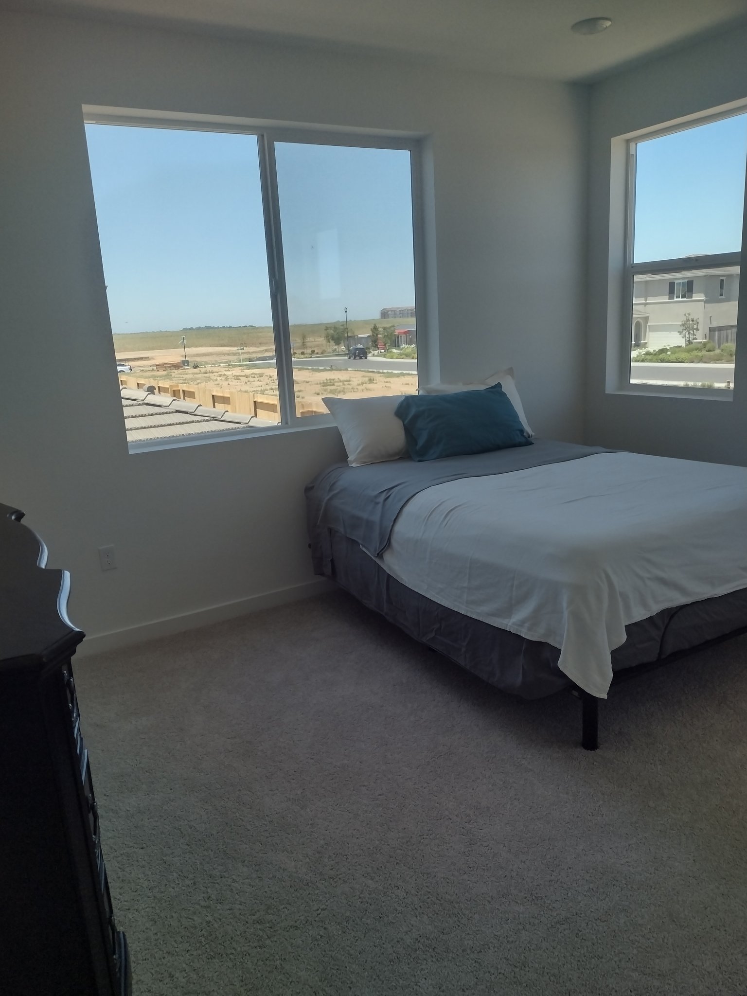 Roseville Single Room: 6000 Moongate way