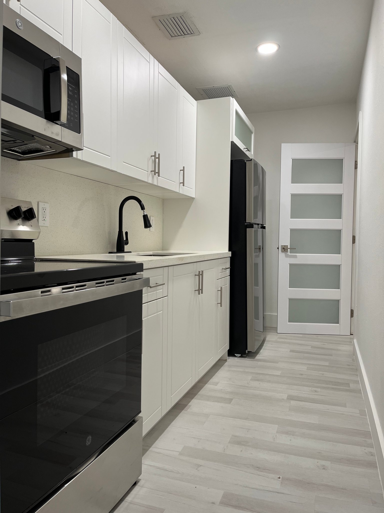 West Park Apartment: 4220 SW 21st St