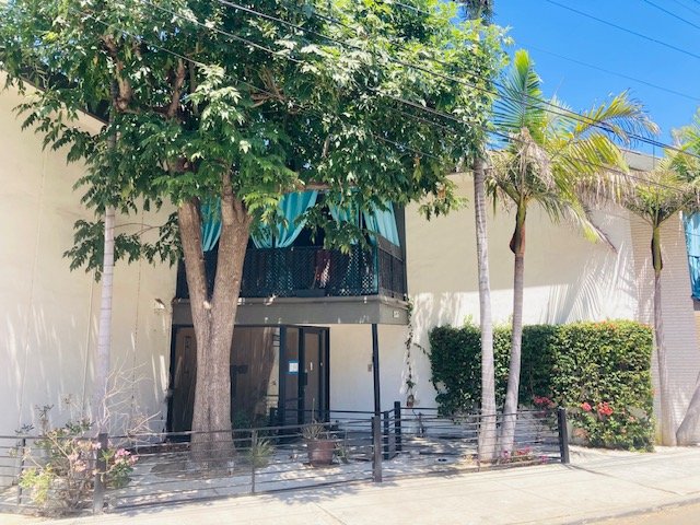 LosAngeles Apartment: 2135 Ivar ave