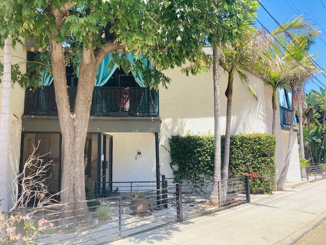 LosAngeles Apartment: 2135 Ivar ave