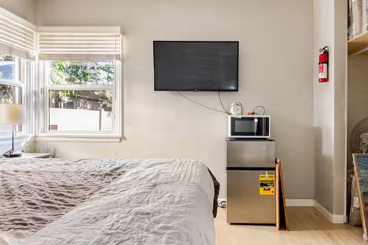 BURBANK House: 3911 West Verdugo Avenue