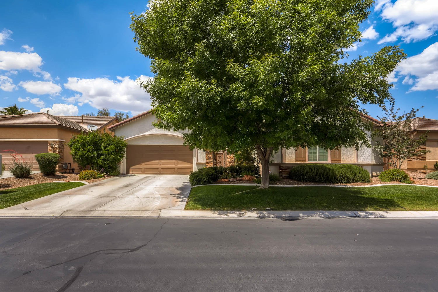 Las Vegas House: 9816 Masterful Dr