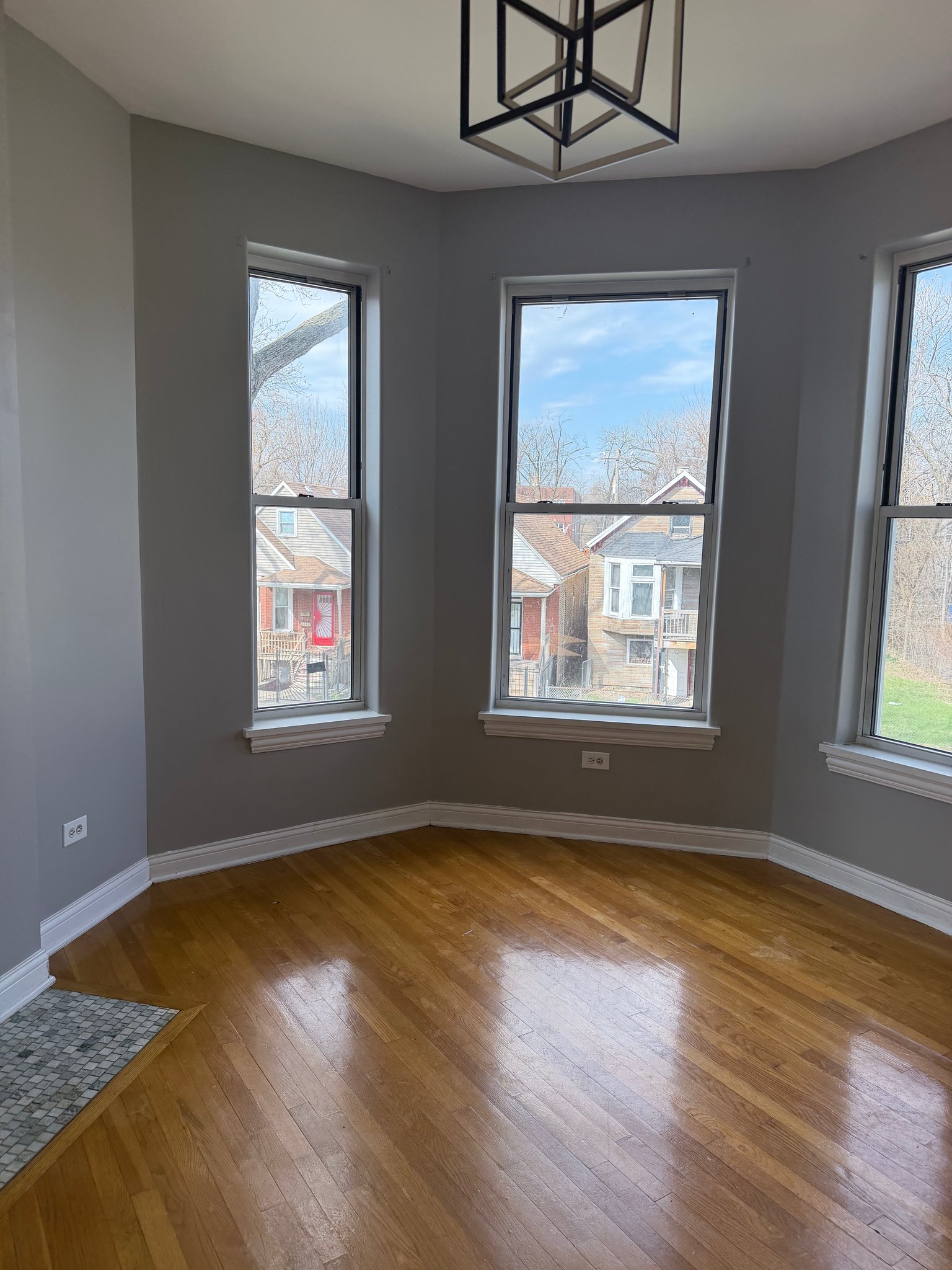 Chicago Apartment: 6409 S Rhodes Ave
