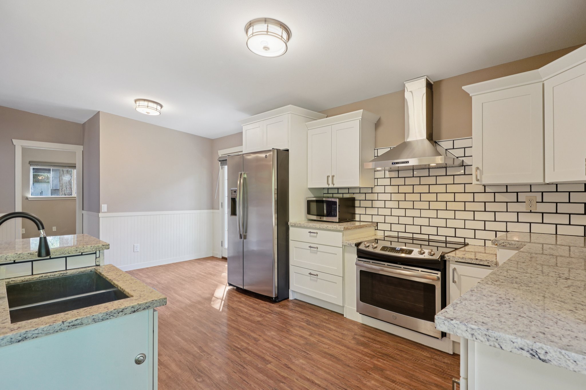 REDMOND House: 9015 171st AVE NE