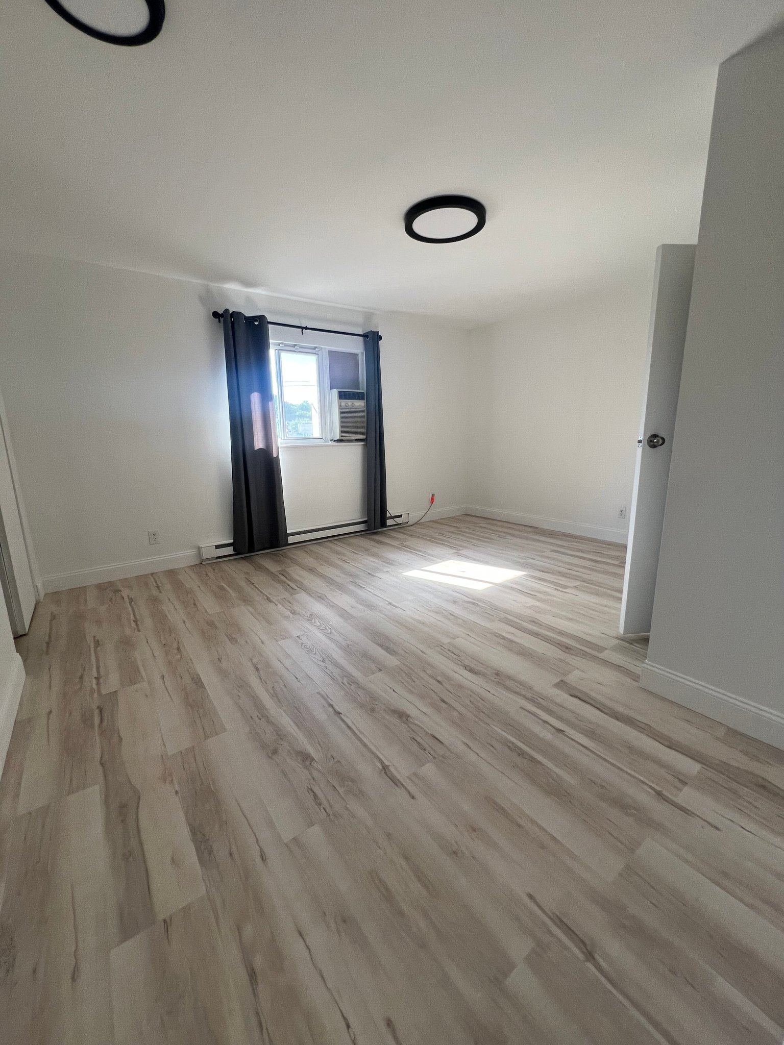Watervliet Apartment: 1886 Avenue B