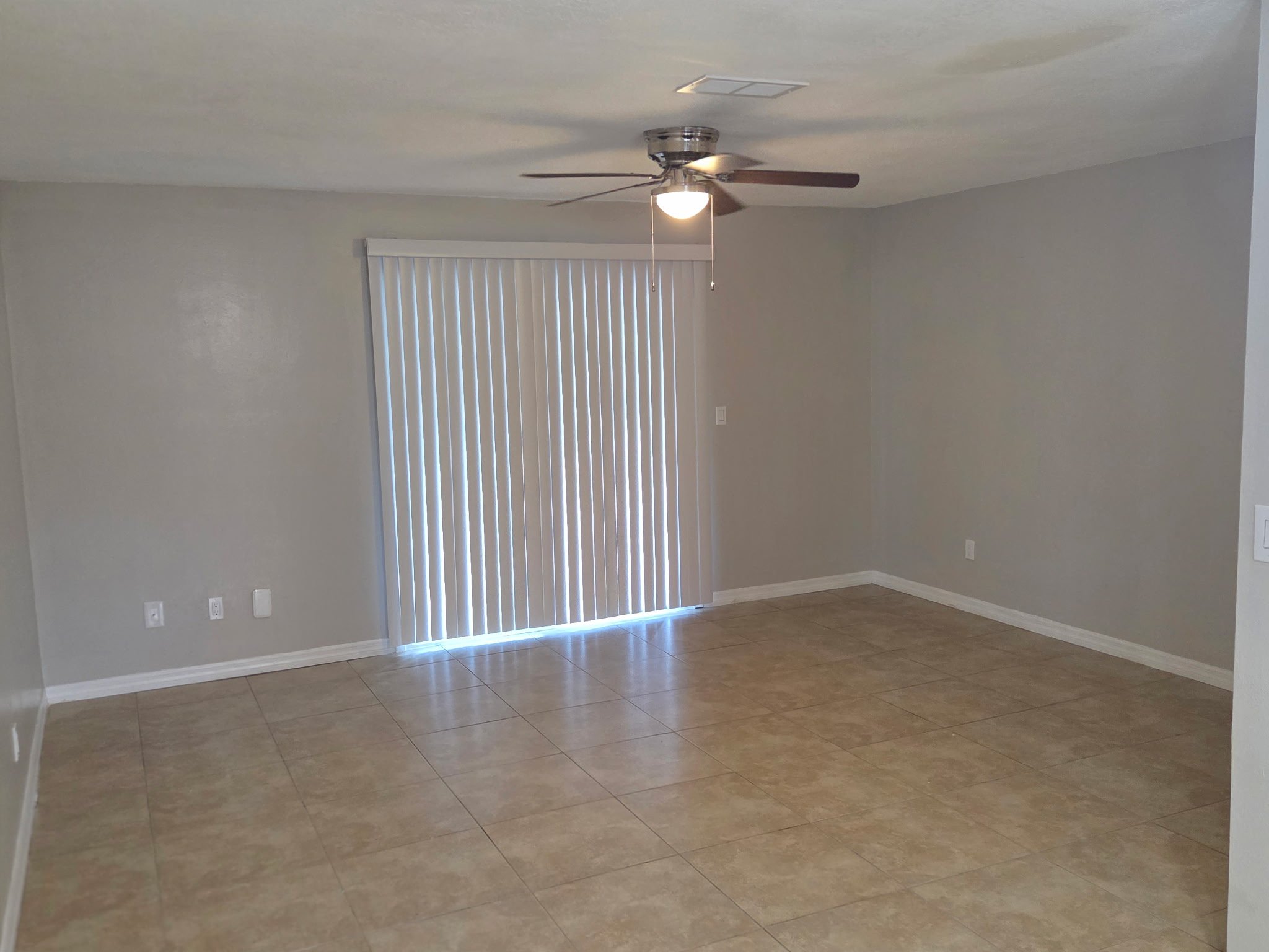 Kissimmee Apartment: 2434 N John Young Pkwy
