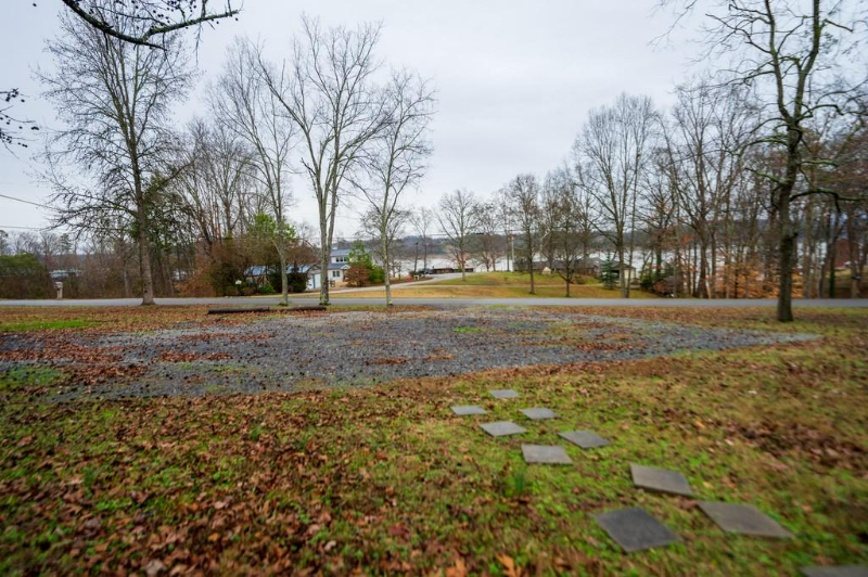 Dandridge Multiplex: 1495 old chisholm trail rd
