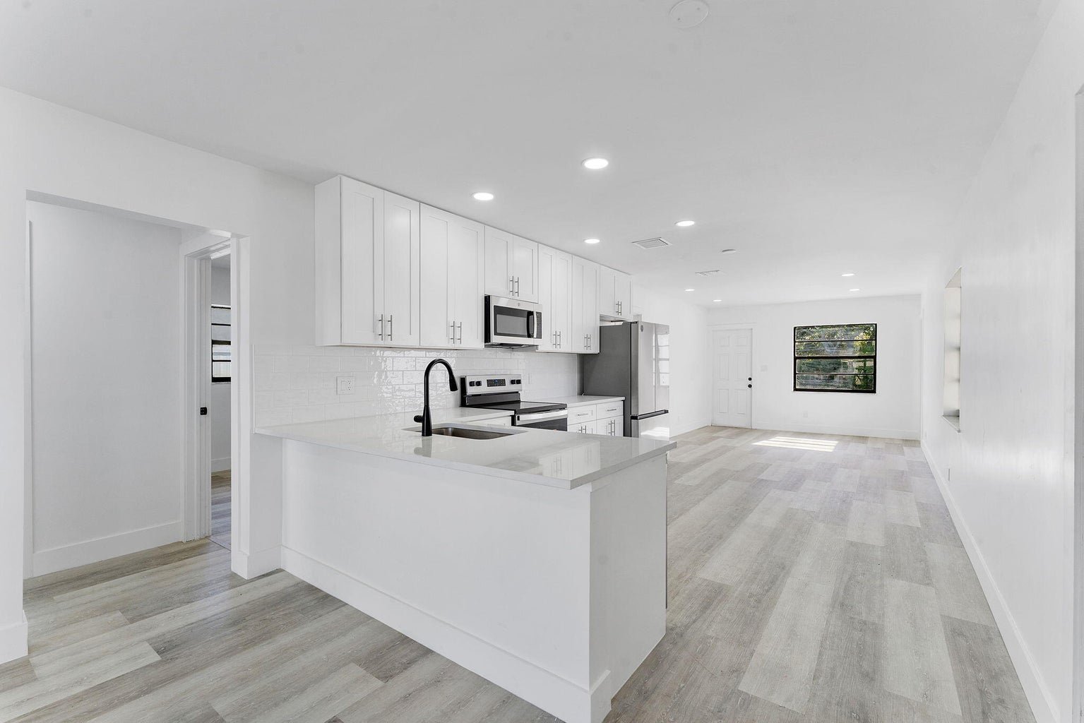 Deerfield Beach House: 481 NW 2nd Terrace